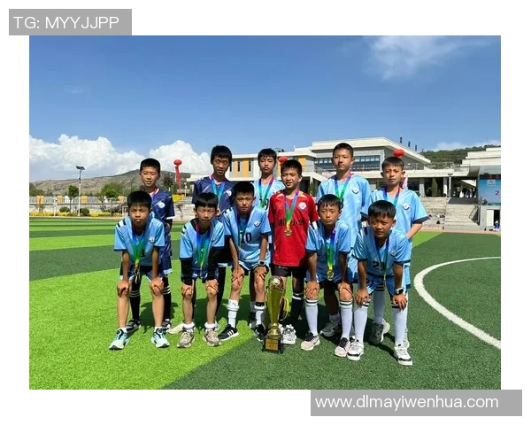 足球小将哭泣背后的故事与成长之路探寻少年梦想的坚持与奋斗